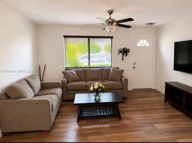 8948 NW 27th St 8948, Coral Springs, FL 33065