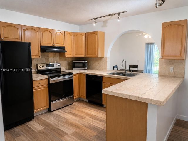 8948 NW 27th St 8948, Coral Springs, FL 33065