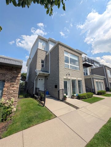 454 Hilton Road, Ferndale, MI 48220