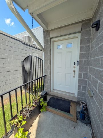 454 Hilton Road, Ferndale, MI 48220