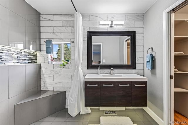11199 E Wesley Avenue, Aurora, CO 80014