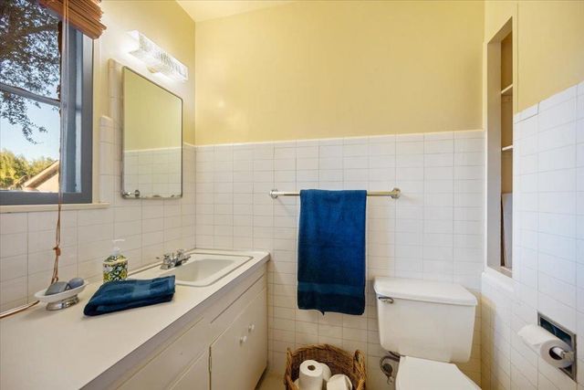 2480 Roblar Avenue, Los Olivos, CA 93441