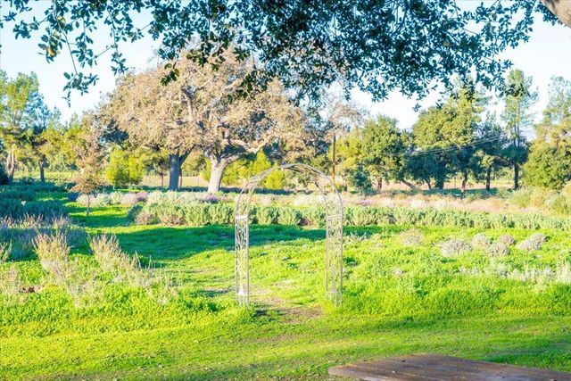 2480 Roblar Avenue, Los Olivos, CA 93441