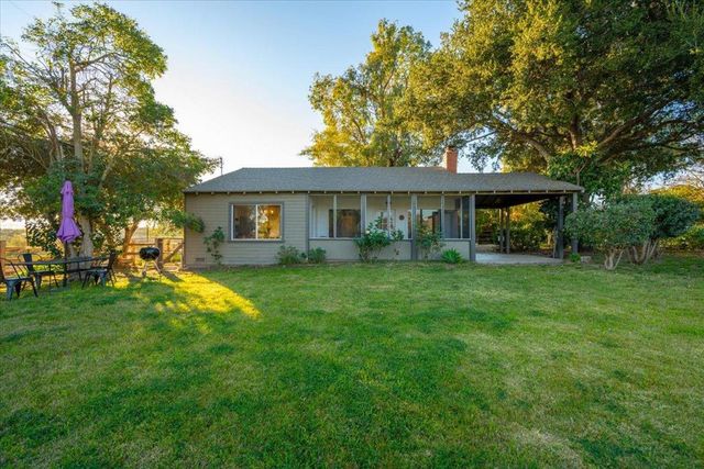 2480 Roblar Avenue, Los Olivos, CA 93441