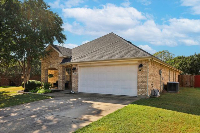 214 Lawson Farms Drive, Midlothian, TX 76065