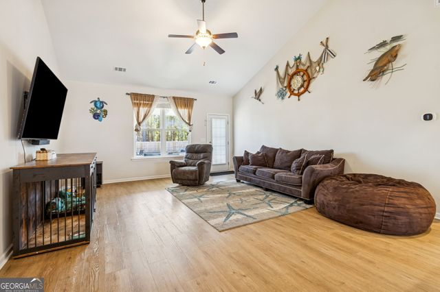 102 Wave Break Court, Kingsland, GA 31548