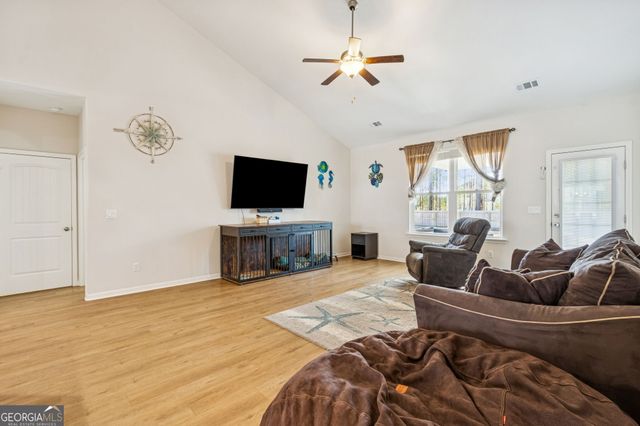 102 Wave Break Court, Kingsland, GA 31548