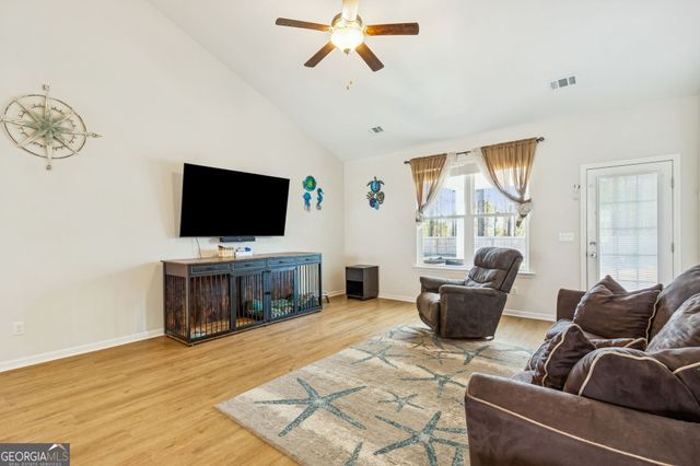 102 Wave Break Court, Kingsland, GA 31548