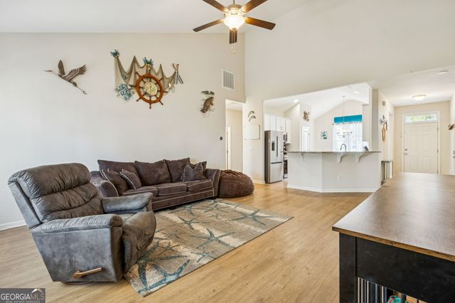 102 Wave Break Court, Kingsland, GA 31548