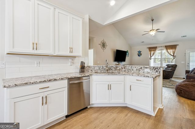 102 Wave Break Court, Kingsland, GA 31548