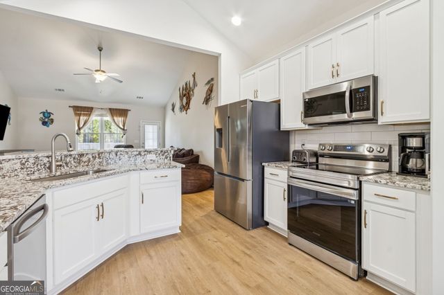 102 Wave Break Court, Kingsland, GA 31548