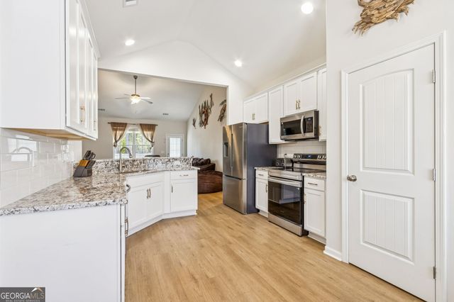 102 Wave Break Court, Kingsland, GA 31548