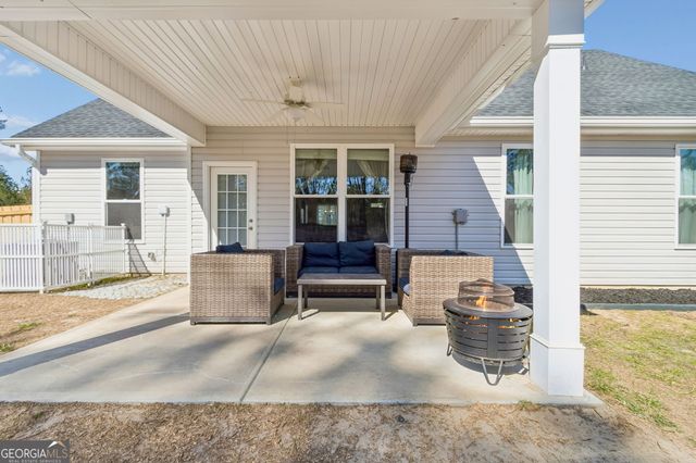 102 Wave Break Court, Kingsland, GA 31548