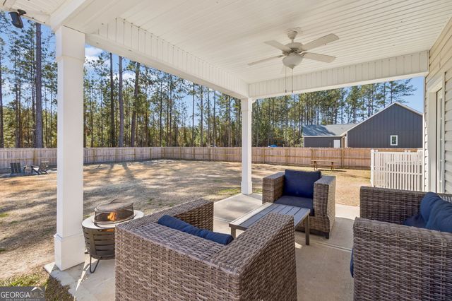 102 Wave Break Court, Kingsland, GA 31548