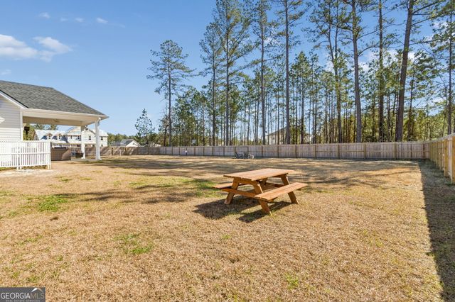 102 Wave Break Court, Kingsland, GA 31548