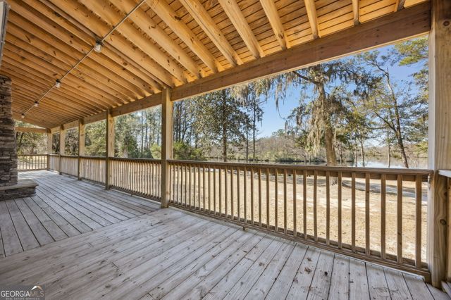 102 Wave Break Court, Kingsland, GA 31548