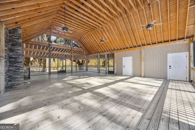 102 Wave Break Court, Kingsland, GA 31548