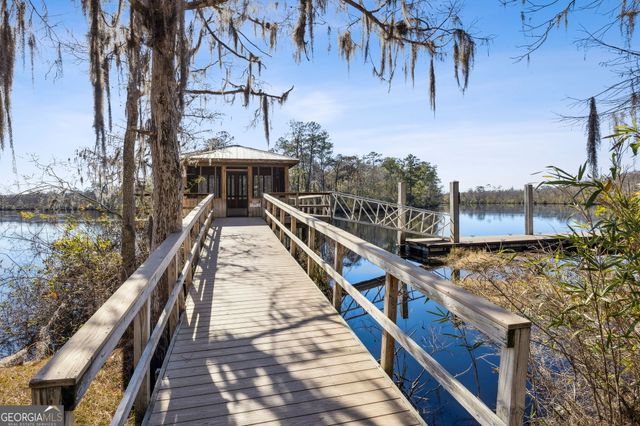 102 Wave Break Court, Kingsland, GA 31548