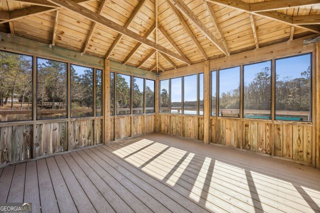 102 Wave Break Court, Kingsland, GA 31548