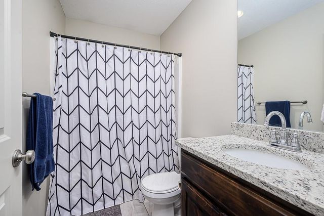 836 N Oak Terrace, Tonganoxie, KS 66086