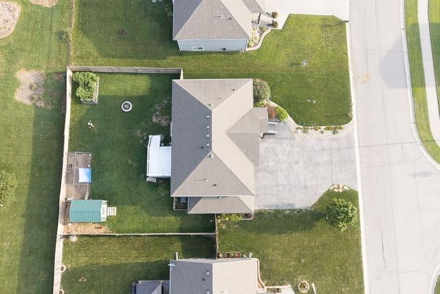 836 N Oak Terrace, Tonganoxie, KS 66086