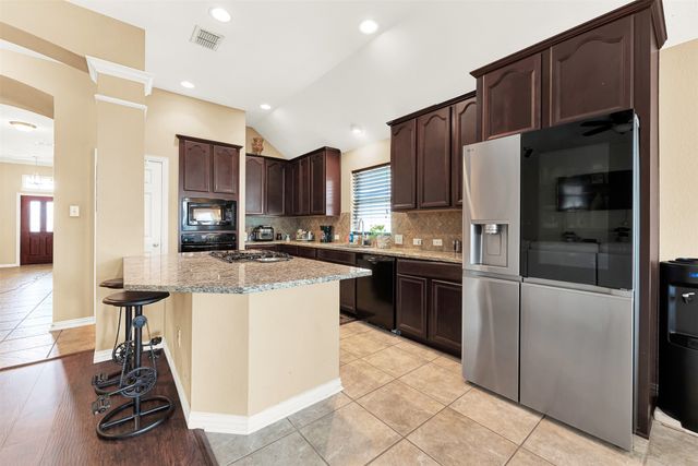 512 Turnstone Drive, Little Elm, TX 75068