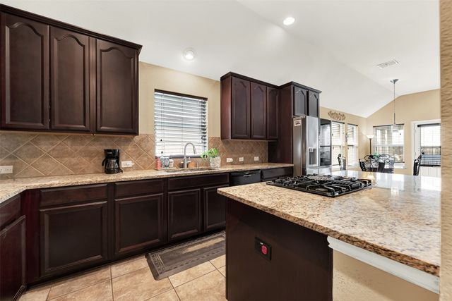 512 Turnstone Drive, Little Elm, TX 75068