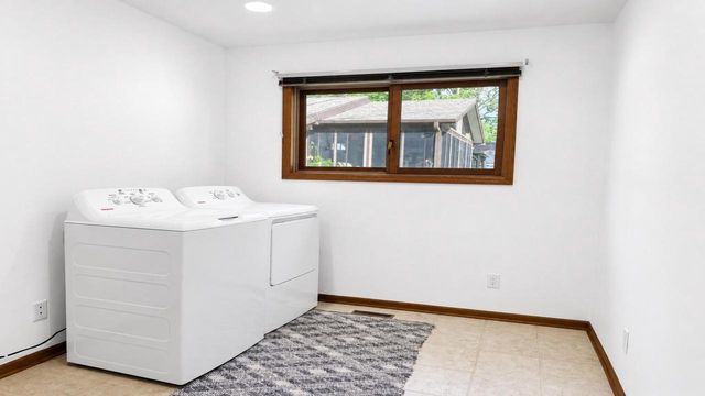 W9863 Dunn ROAD, Fox Lake, WI 53933