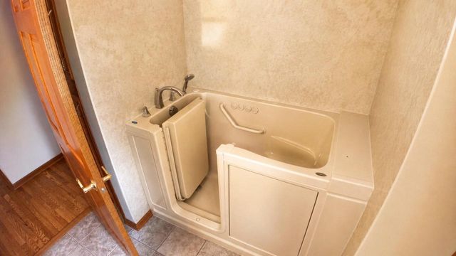 W9863 Dunn ROAD, Fox Lake, WI 53933