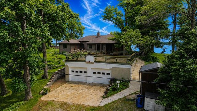 W9863 Dunn ROAD, Fox Lake, WI 53933