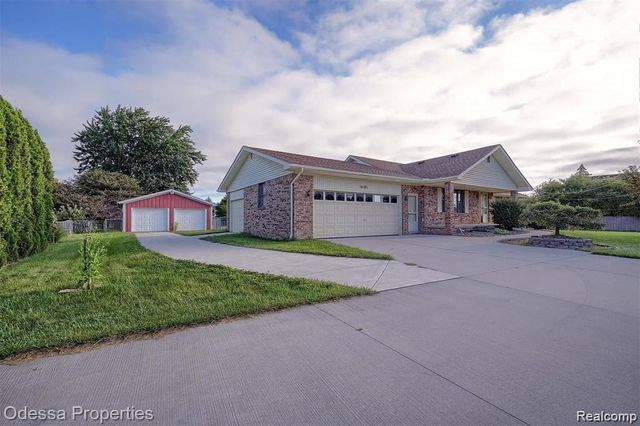 16185 24 MILE Road, Macomb Township, MI 48042