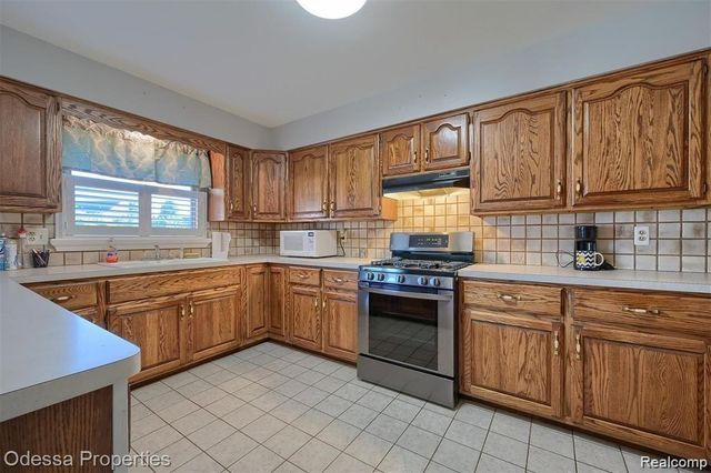 16185 24 MILE Road, Macomb Township, MI 48042