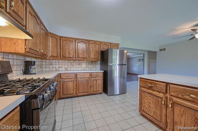 16185 24 MILE Road, Macomb Township, MI 48042