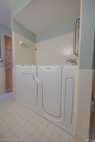 16185 24 MILE Road, Macomb Township, MI 48042