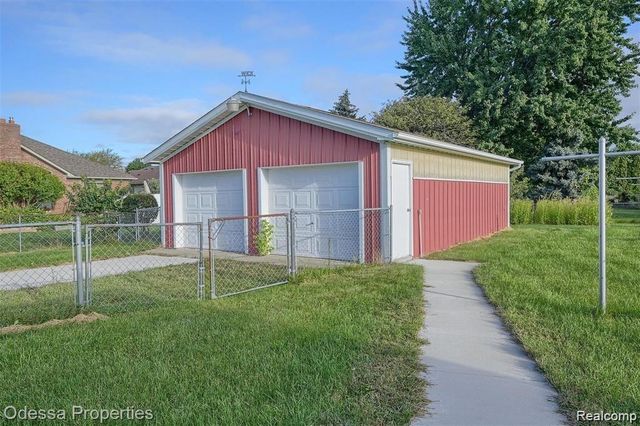 16185 24 MILE Road, Macomb Township, MI 48042
