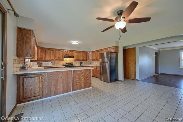 16185 24 MILE Road, Macomb Township, MI 48042