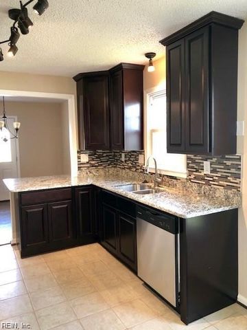 916 Chimo CT, Virginia Beach, VA 23454