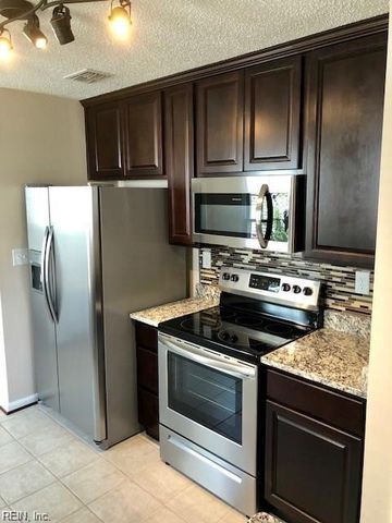 916 Chimo CT, Virginia Beach, VA 23454