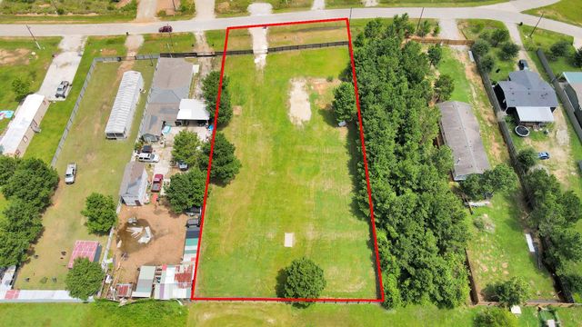 387 Road 5124, Cleveland, TX 77327