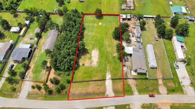 387 Road 5124, Cleveland, TX 77327