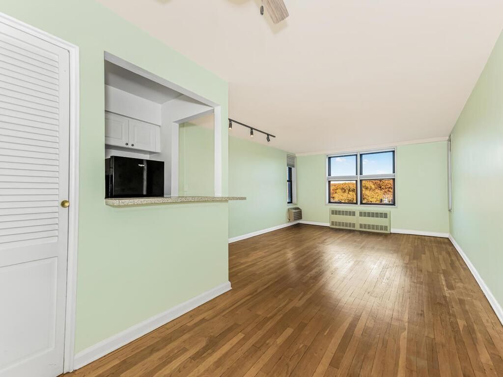 5235 Post Road 3H, Bronx, NY 10471