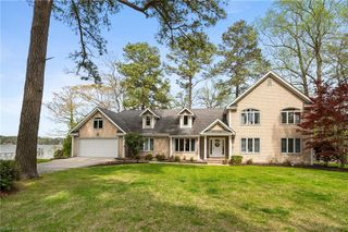 1628 Holly Point LN, Suffolk, VA 23436