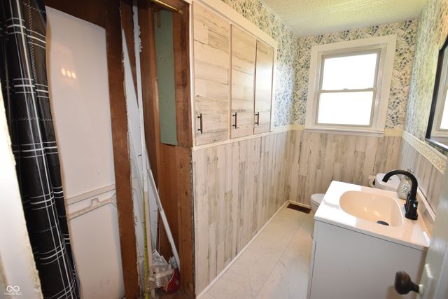 6414 N Main Street, Willow Branch, IN 46186