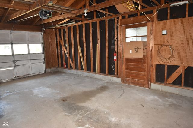 6414 N Main Street, Willow Branch, IN 46186