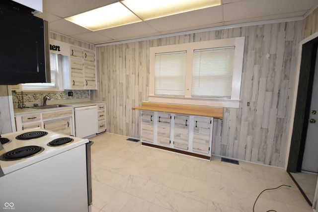 6414 N Main Street, Willow Branch, IN 46186