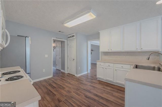 3100 Oak Ridge Lane, Loganville, GA 30052