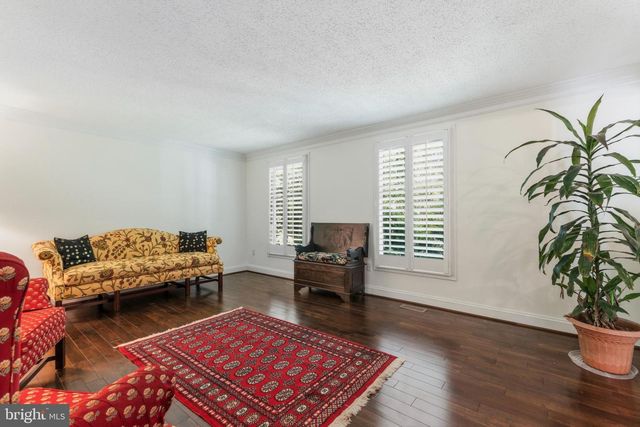 8181 ERIKA DR, Manassas, VA 20112