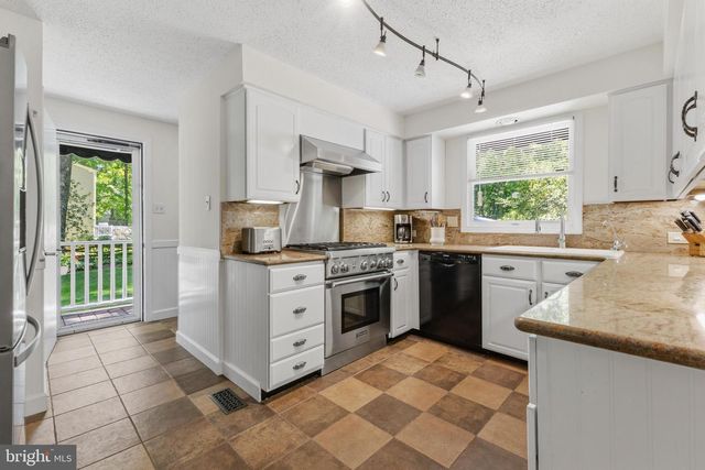 8181 ERIKA DR, Manassas, VA 20112