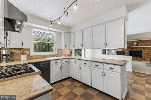 8181 ERIKA DR, Manassas, VA 20112