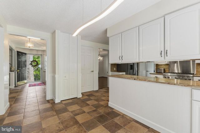8181 ERIKA DR, Manassas, VA 20112